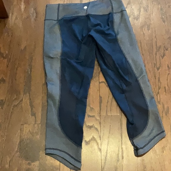 Lululemon capri leggings - Picture 2 of 3